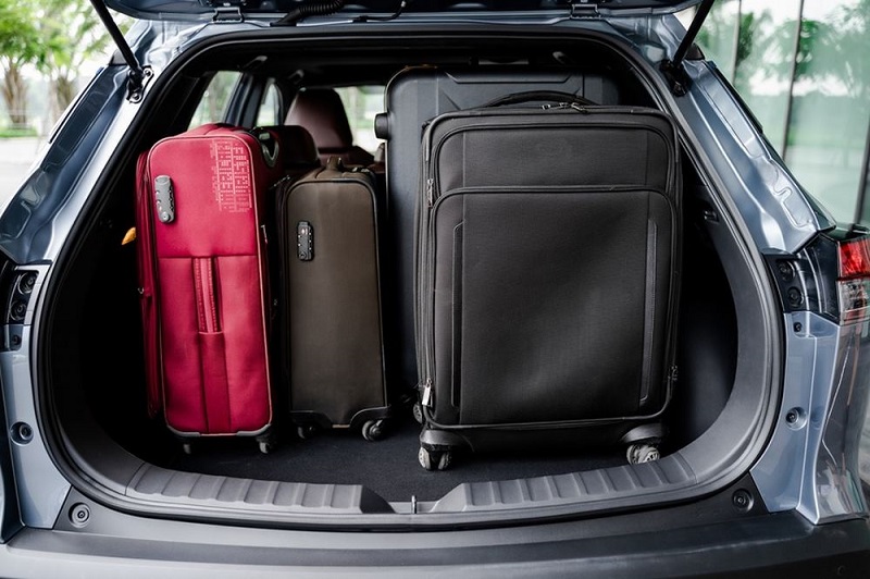 nội thất Toyota cross 1.8G khoang hành lý
