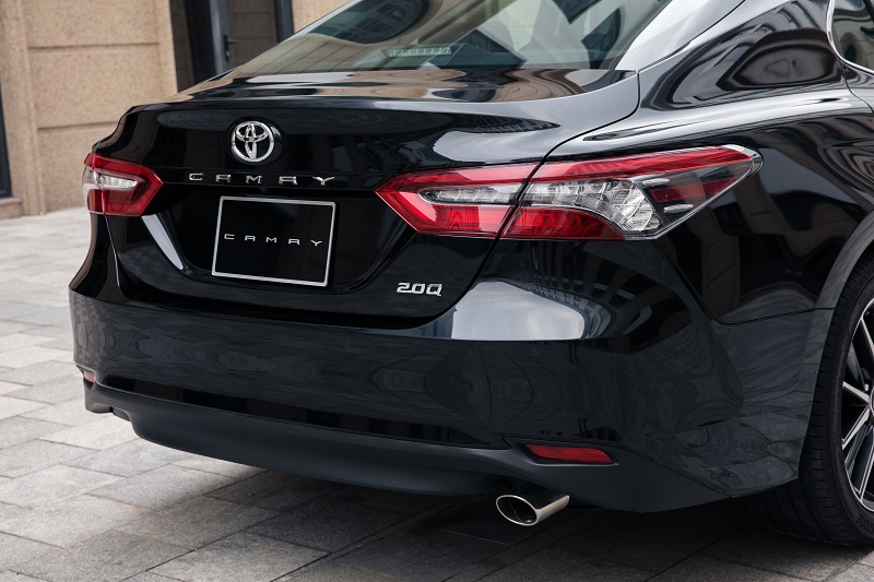 chính thức ra mắt Toyota Camry 2022 bản 2.0Q đuôi xe