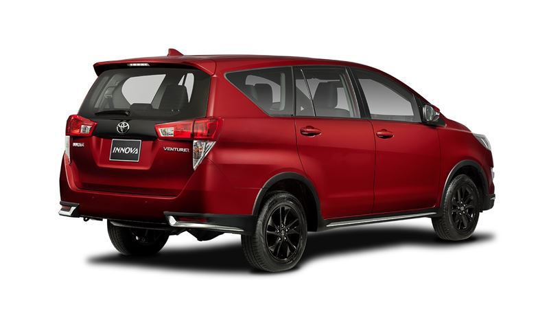 Innova Venturer 2022 đuôi xe