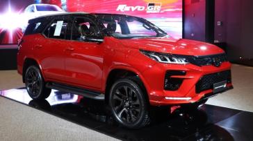 Đánh giá Toyota Fortuner GR Sport 2022 trẻ trung, năng động sắp mở bán tại Việt Nam