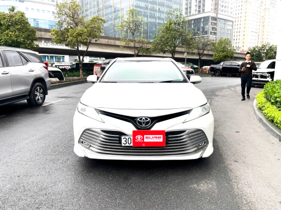 TOYOTA CAMRY 2.5Q 2019 - TRẮNG