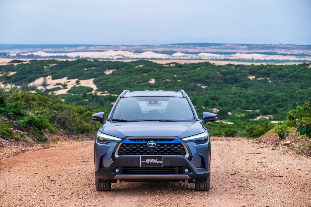 ngoại thất Toyota Corolla Cross Hybird 2024