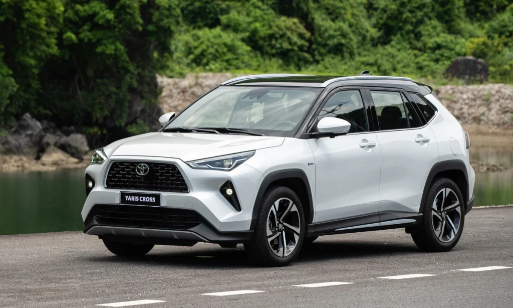 hông xe Toyota Yaris Cross 2024