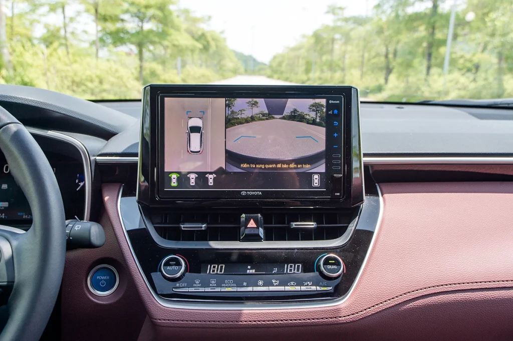 camera lùi 360 độ xe Corolla Cross 2024