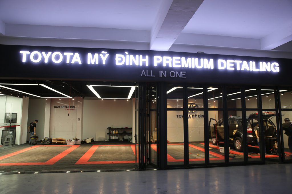 Dịch vụ vệ sinh xe Toyota Mỹ ĐÌnh