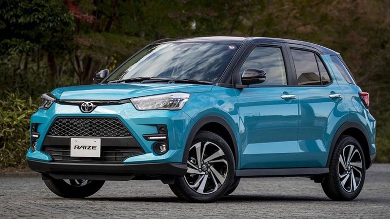 Thân xe Toyota Raize màu xanh