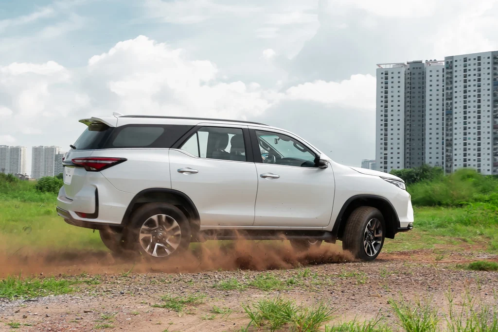 vận hành Toyota Fortuner 2023