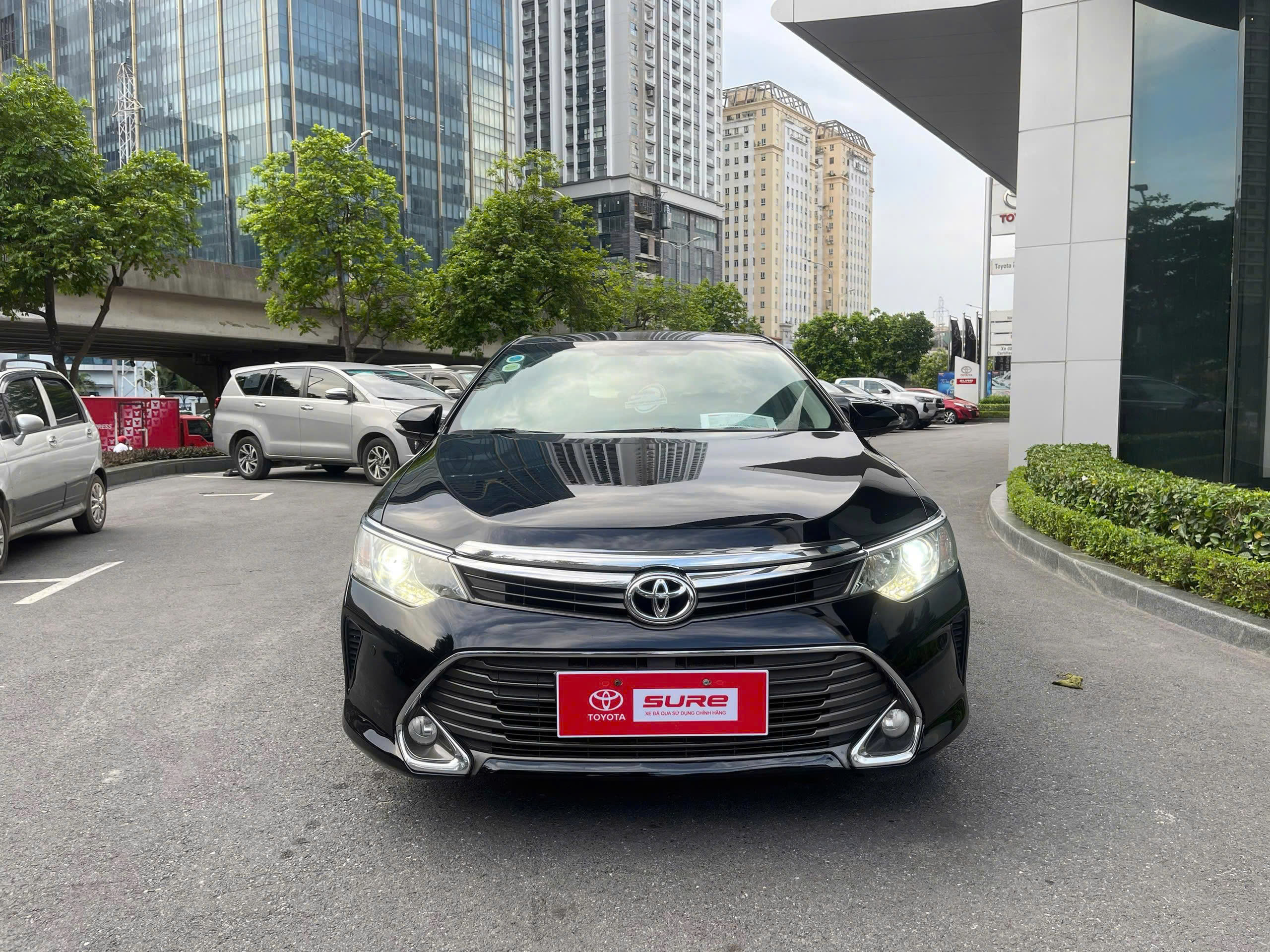 Toyota Camry 2.5Q 2015