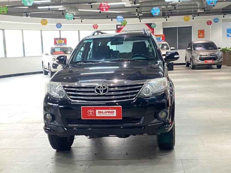 TOYOTA Fortuner 2.7AT 2013